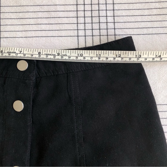H&M black faux suede skirt| Button down skirt| Size 2 - Picture 8 of 8